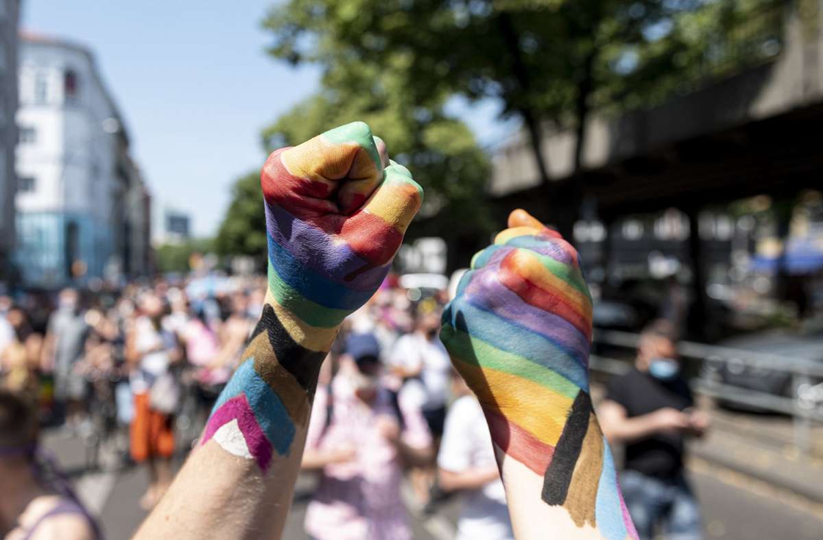 Pride-Demo in Berlin: Tausende Schwule und Lesben setzt Zeichen gegen Diskriminierung