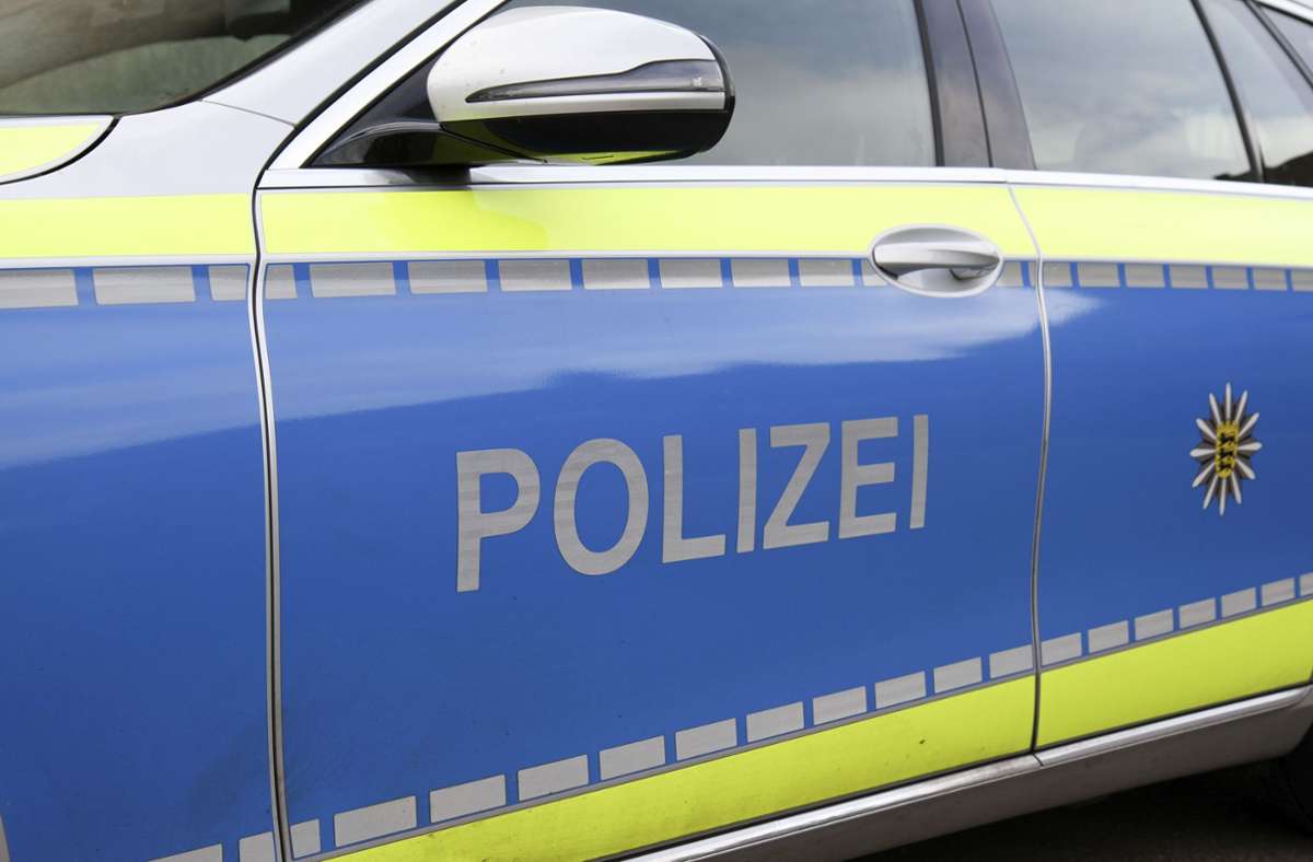 In Herrenberg: Kollision mit Auto auf der Gegenspur