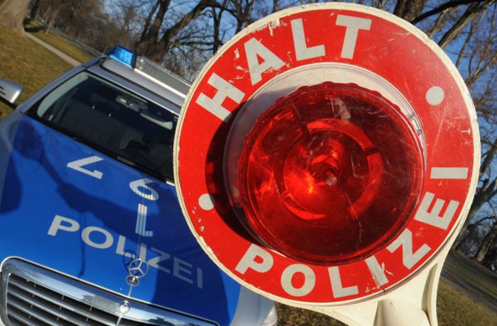 Unfall in Esslingen: Hoher Schaden – Verursacher nach Fahrerflucht gefasst