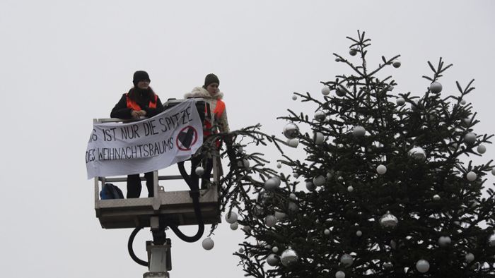 Klimaaktivisten sägen Weihnachtsbaum-Spitze ab