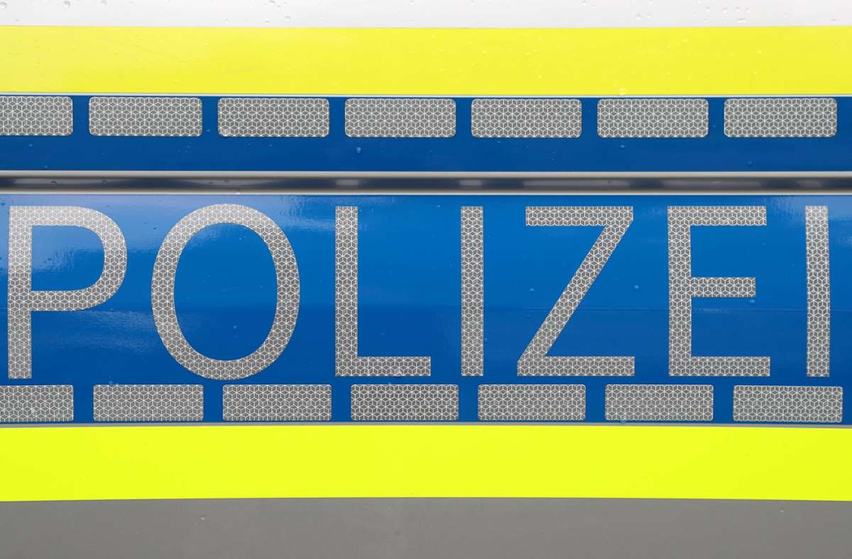 Zeugen in Schwäbisch-Gmünd gesucht: Betrügerinnen „zaubern“ sechsstelligen Bargeldbetrag weg