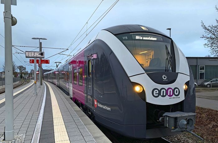 Zug aus Wolfsburg: Testfahrt auf Gleisen der Schönbuchbahn
