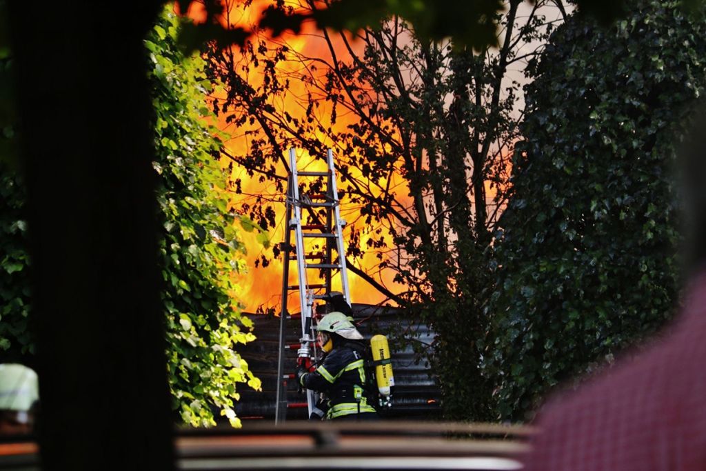 9.5.2018 Großbrand in Waiblingen. Die Polizei warnt vor gesundheitsschädlichem Rauch.