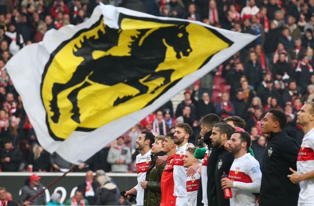 Freude bei den Spielern des VfB Stuttgart nach dem Derbysieg gegen den Karlsruher SC.