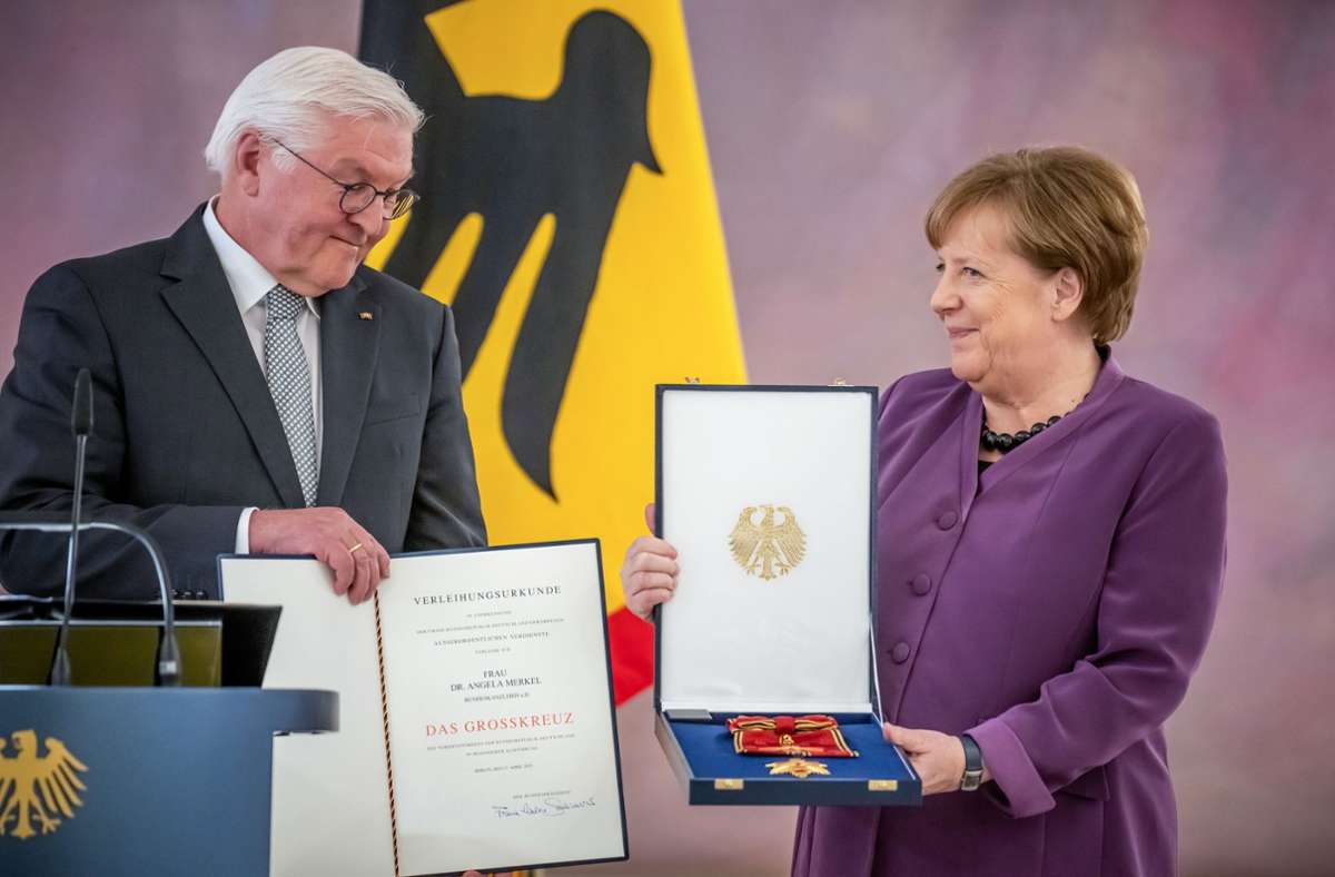 Ehrung für Altkanzlerin: Bundespräsident zeichnet Merkel mit höchstem Verdienstorden aus