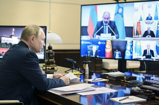 Russlands Präsident Putin lässt sich über die Lage in Kasachstan informieren. Foto: dpa/Alexei Nikolsky