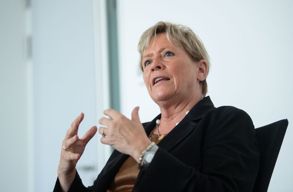 Susanne Eisenmann: Kultusministerin dämpft Erwartungen der Eltern an Kita-Betreuung
