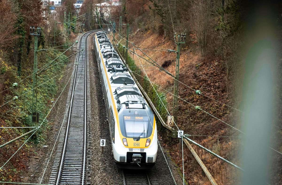 Streit über Abhängen der Strecke in Stuttgart: Auch Bahn-Aufsicht sieht Betriebspflicht für Gäubahn