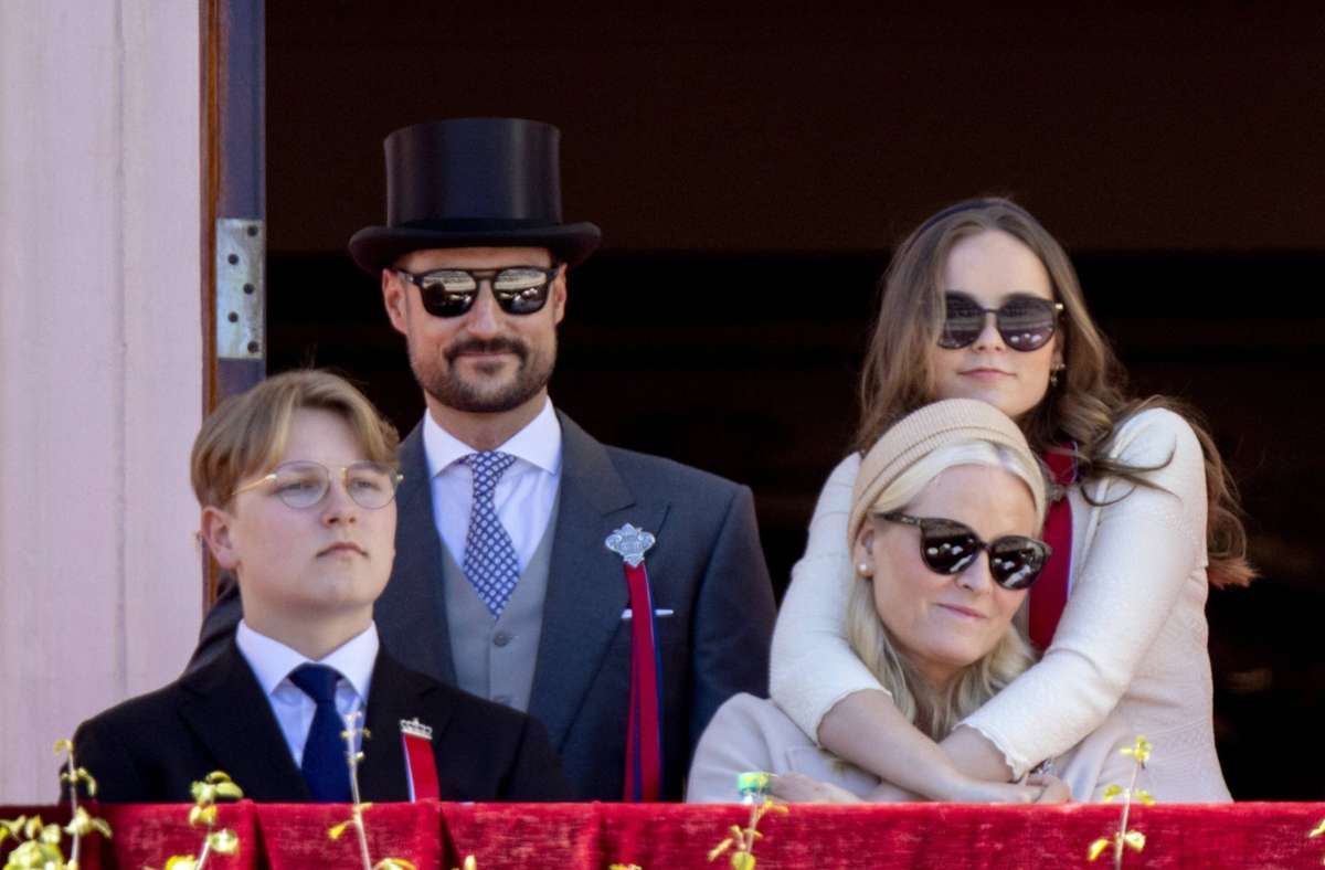 Gutes Mutter-Tochter-Team: Norwegens Kronprinzessin Mette-Marit und ihre Tochter Prinzessin Ingrid Alexandra mit Kronprinz Haakon und Prinz Sverre Magnus