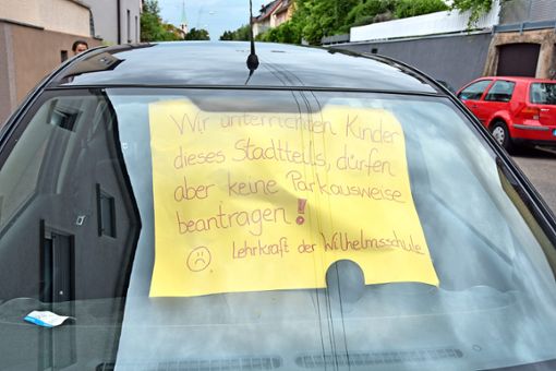 Lehrerprotest gegen das Parkraummanagement in Untertürkheim.