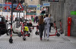 E-Scooter in Bad Cannstatt: Wildes Parken der E-Scooter nervt