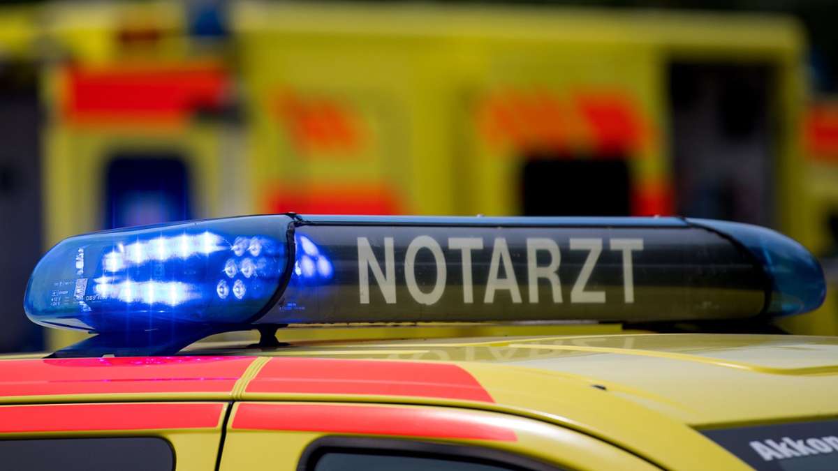 Freiburg: 39-jähriger Radler wird von Lastwagen erfasst und schwer verletzt