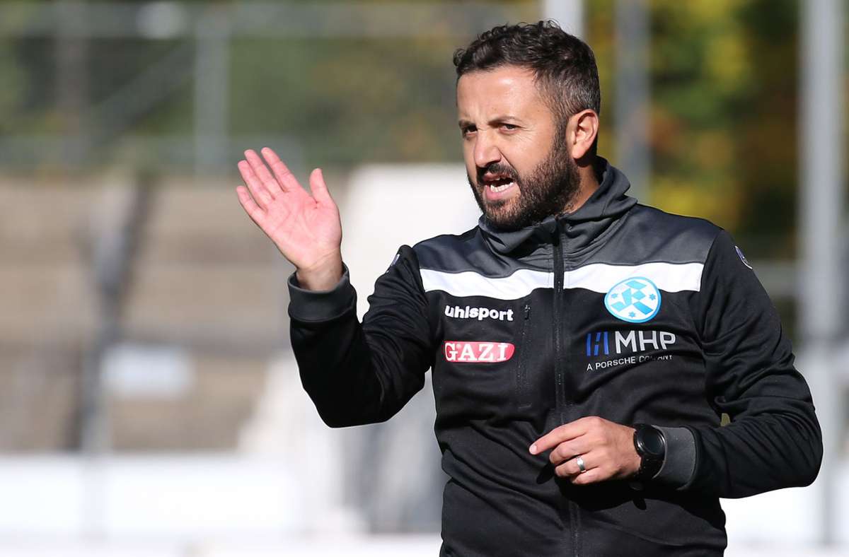 Mustafa Ünal hat mit den Stuttgarter Kickers seit seinem Amtsantritt von 48 Oberligaspielen nur vier verloren. Foto: Baumann/Alexander Keppler