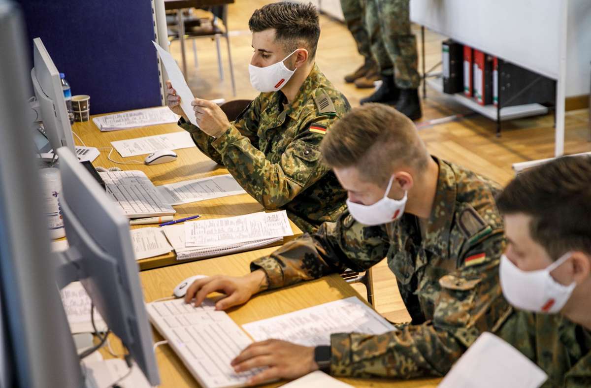 Corona-Tests in Baden-Württemberg: Bis zu 900 Soldaten sollen in Pflegeheimen helfen