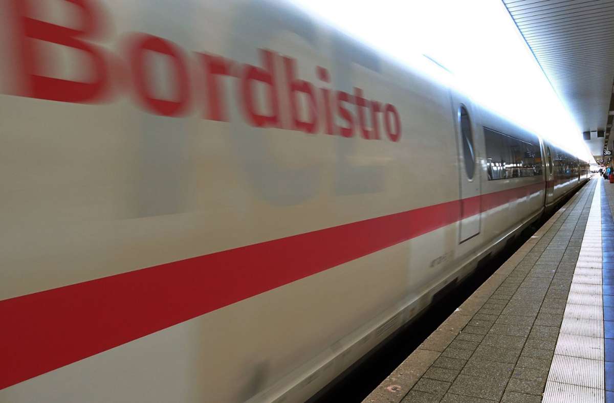 ICE-Fahrt unterbrochen: Gas-Austritt in Bordbistro – Bahn-Mitarbeiter ärztlich behandelt