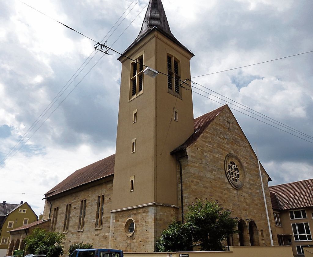 Die Obertürkheimer St. Franziskuskirche ist auch das Zuhause der Patres der Gemeinschaft der Salesianer Don Boscos. Foto: Müller