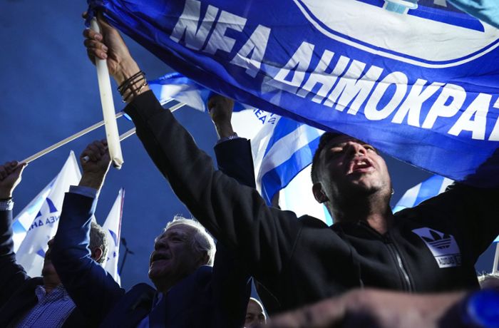 Wahl in Griechenland: Konservative feiern einen Erdrutschsieg