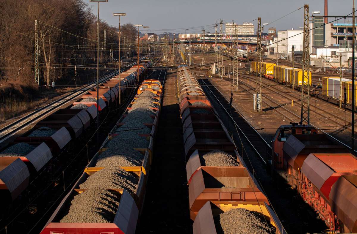 Vorrang für Güterzüge mit Energieträgern: Noch mehr Stress für Bahnkunden