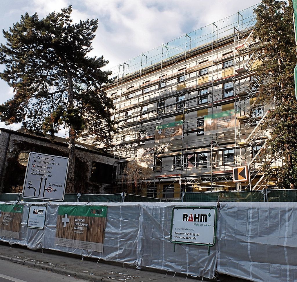 BAD CANNSTATT:  Abbrucharbeiten vor dem Abschluss - Wiedereröffnung im Herbst: Kolpinghaus fast vollständig entkernt