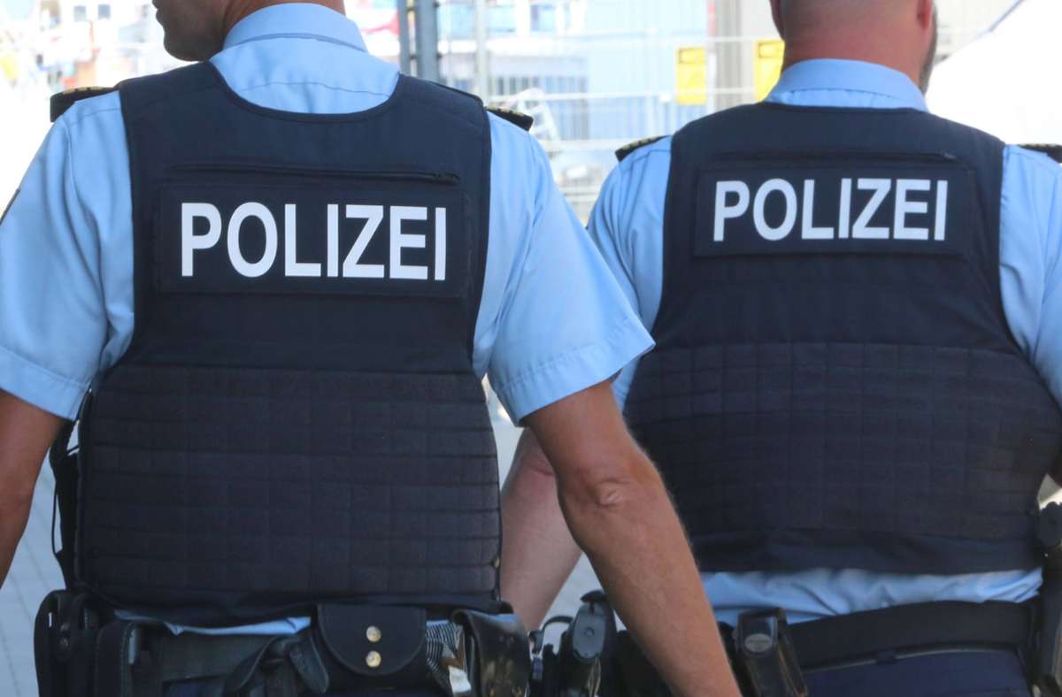 Bahnhof in Kirchheim: Mann belästigt 15-Jährige – Polizei sucht Zeugen