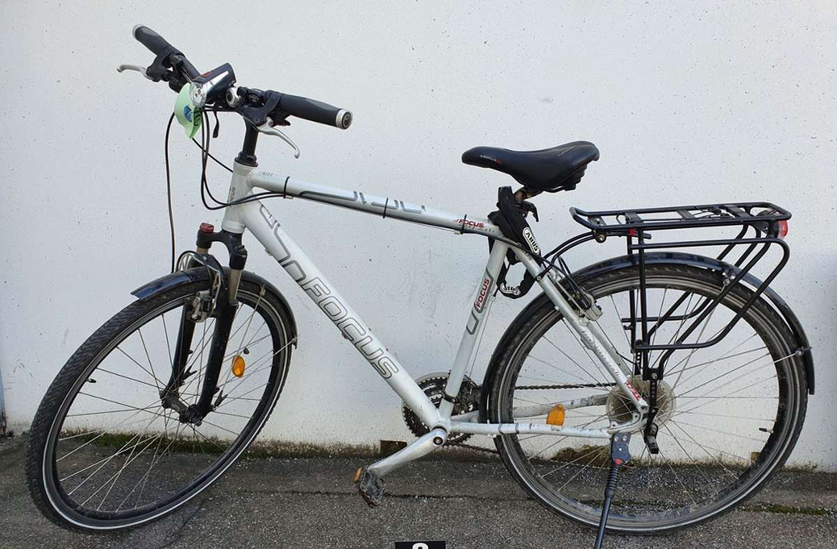 Die Polizei sucht die Besitzerinnen und Besitzer dieser gestohlenen Fahrräder.