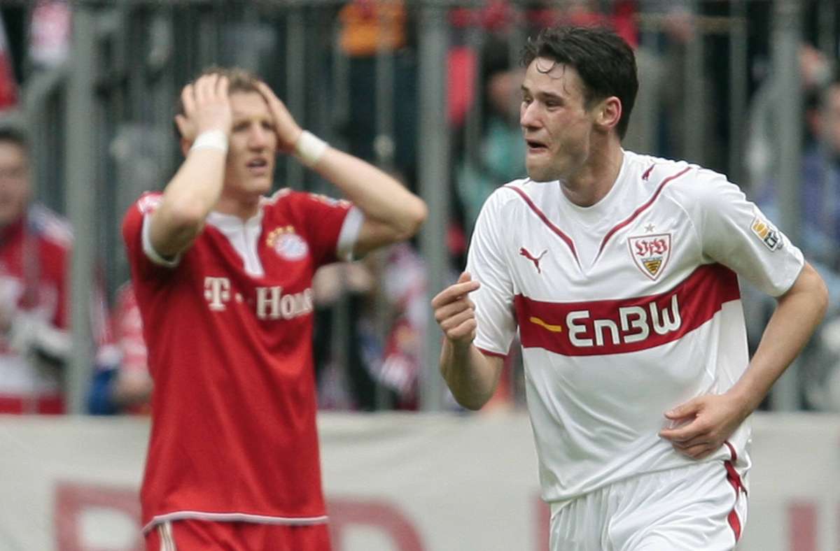 Bastian Schweinsteiger (links) kann es nicht fassen. Der VfB um Christian Träsch gewinnt 2010 in der Allianz-Arena. Es ist einer von insgesamt sechs Stuttgarter Bundesliga-Siegen bei den Bayern.