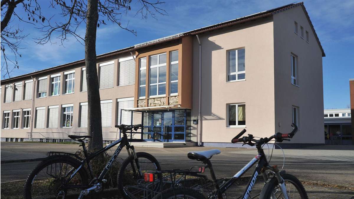 Gemeinschaftschule Weil im Schönbuch: Wände mit  Hakenkreuzen und Parolen beschmiert