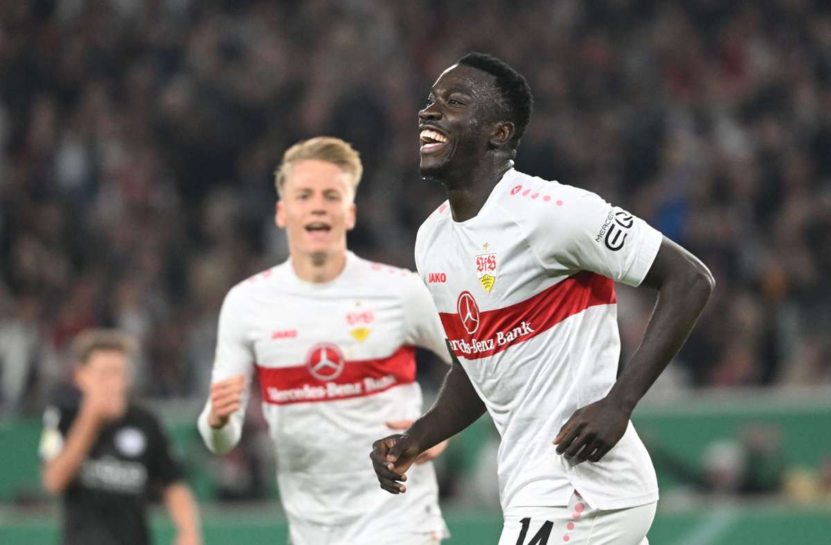 Torparty gegen Arminia Bielefeld: VfB Stuttgart zieht ins Pokal-Achtelfinale ein