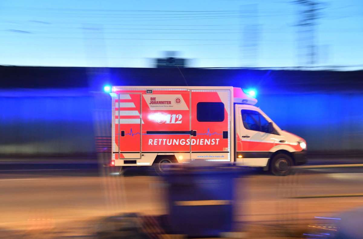 Unfall in Heilbronn: Frau wird unter Bus eingeklemmt und stirbt