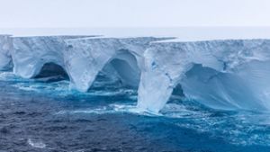 Wie der größte Eisberg der Welt zermahlen wird