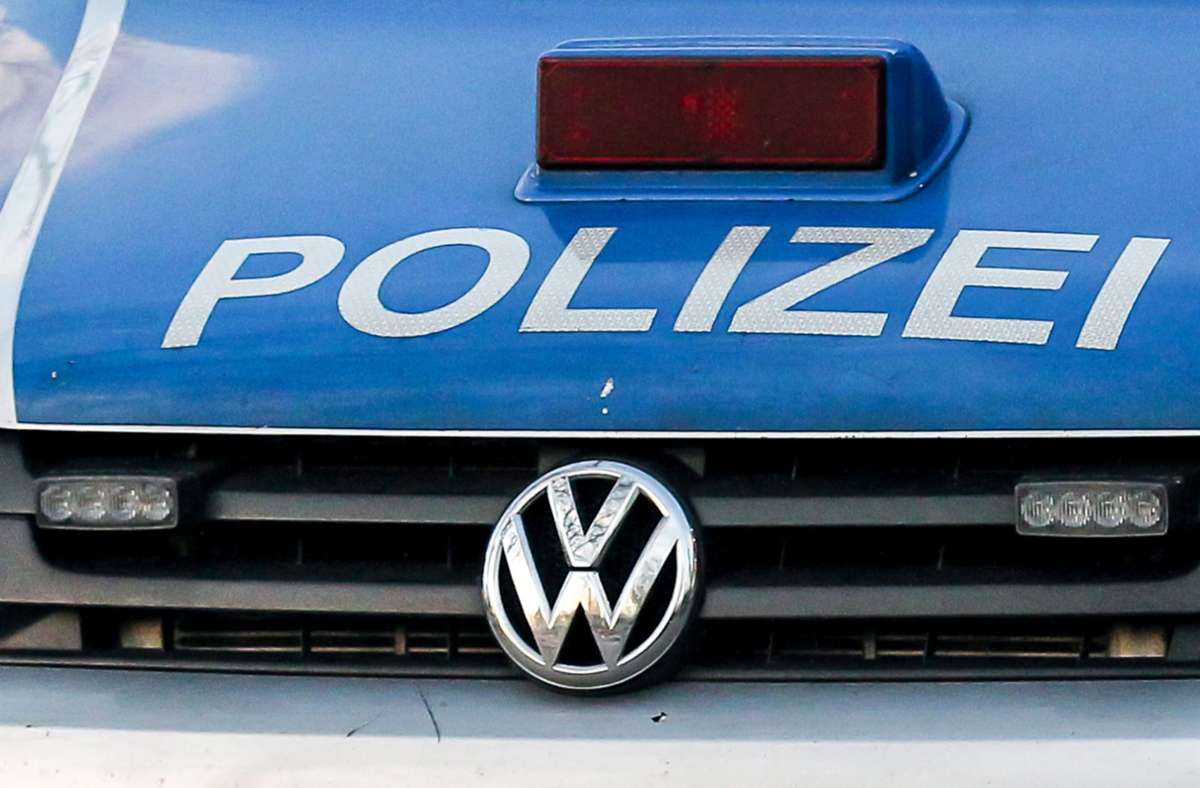 Diebstahl in Sindelfingen: Unbekannter stiehlt Katalysator aus Auto