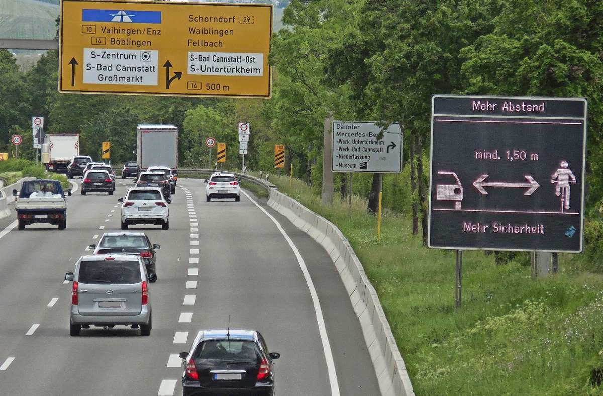 Bundesstraße in Stuttgart-Wangen: Hinweisschild an der B 10 irritiert Autofahrer