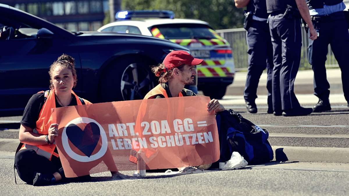 Klima-Proteste in Mannheim: Nackt und gedemütigt im Polizeigewahrsam?