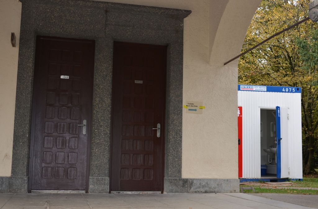 Die elektrische Schließanlage muss umprogrammiert werden: Toiletten am Hauptfriedhof bleiben zu
