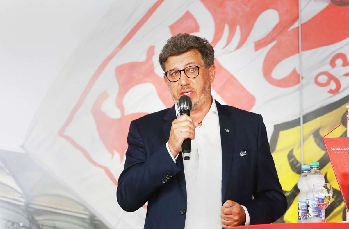 Claus Vogt erhebt seine Stimme für den VfB Stuttgart. Der Unternehmer will für vier Jahre als Vereinspräsident wiedergewählt werden. Foto: Baumann
