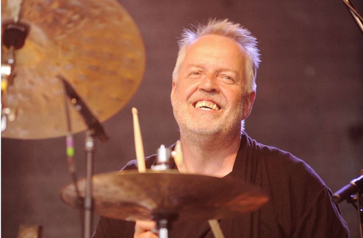 Der Schlagzeuger Wolfgang Haffner 2022 in Essen.
