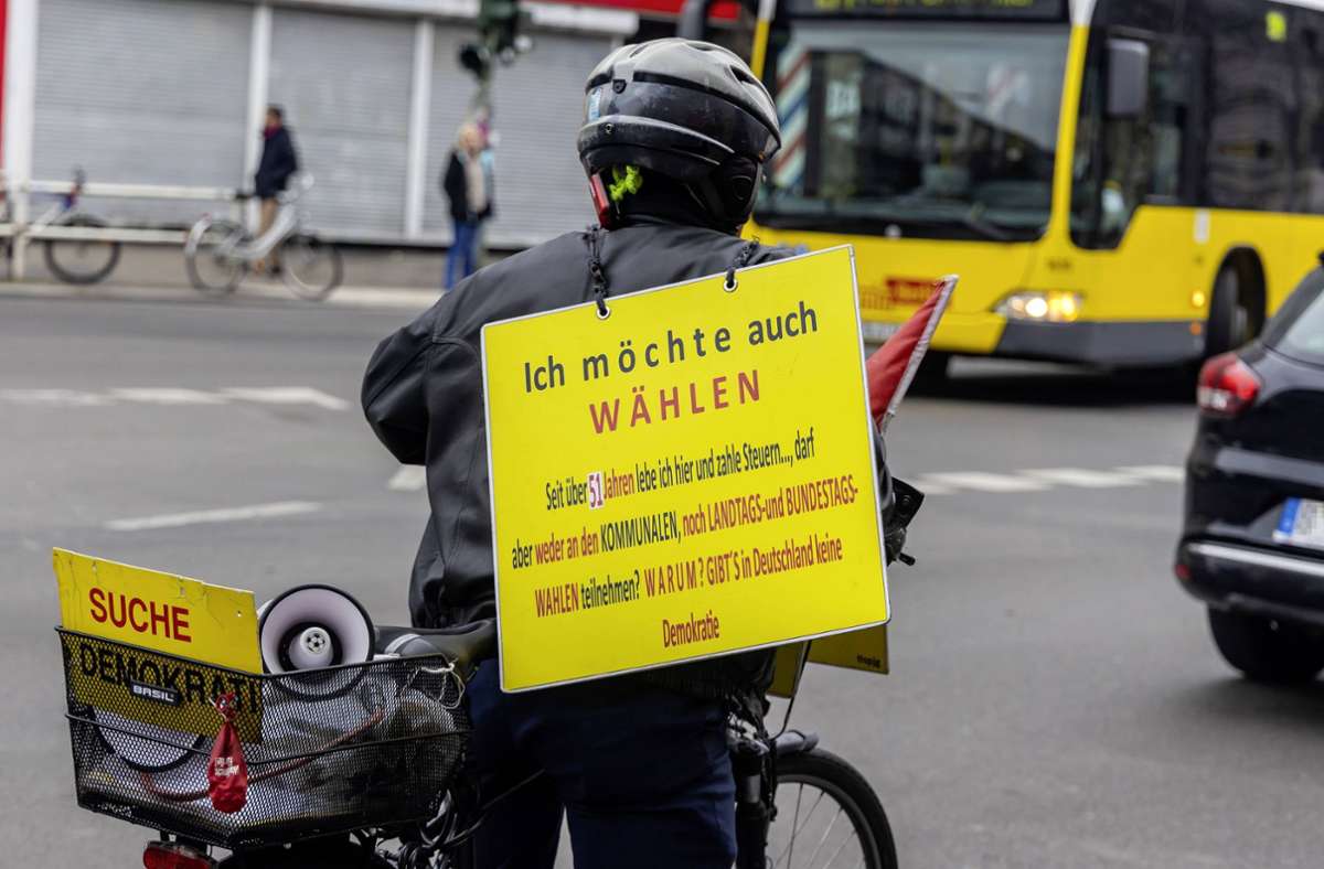 Viele Menschen mit Migrationshintergrund in Deutschland dürfen überhaupt nicht wählen. Foto: imago images/Arnulf Hettrich
