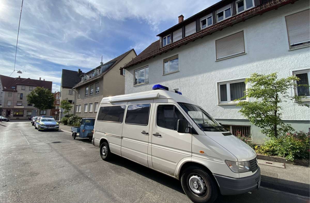 Stuttgarter Mordkommission ermittelt: Mieterin in ihrer Wohnung getötet
