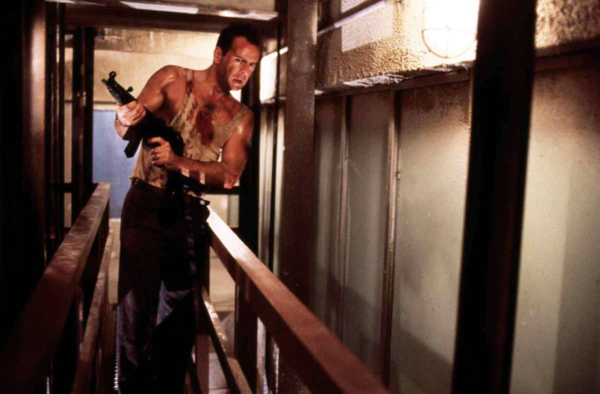 „Die Hard“ (zu deutsch „Stirb langsam“) machte Bruce Willis 1988 auf einen Schlag weltberühmt. Zur Schauspielerei war der US-Amerikaner mit der deutschen Mutter gekommen, um sein Stottern zu therapieren.