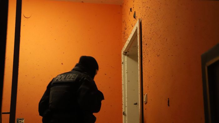Falsche Tür gesprengt – Polizisten schocken syrische  Familie