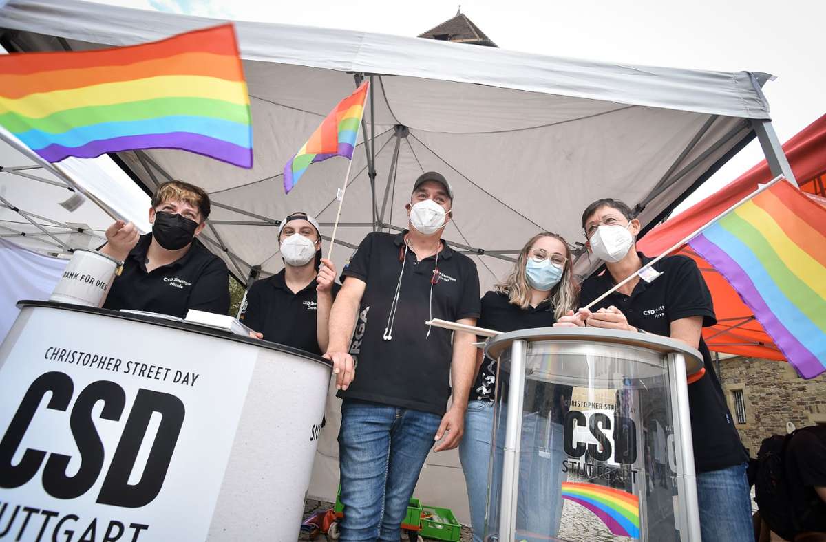 Trans* Pride in Stuttgart: Demonstranten fordern gleiche Rechte und Anerkennung
