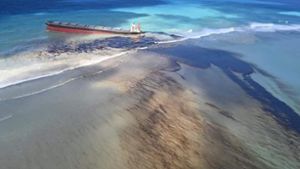 Alarmierende Luftbilder  – 1000 Tonnen Öl ausgelaufen