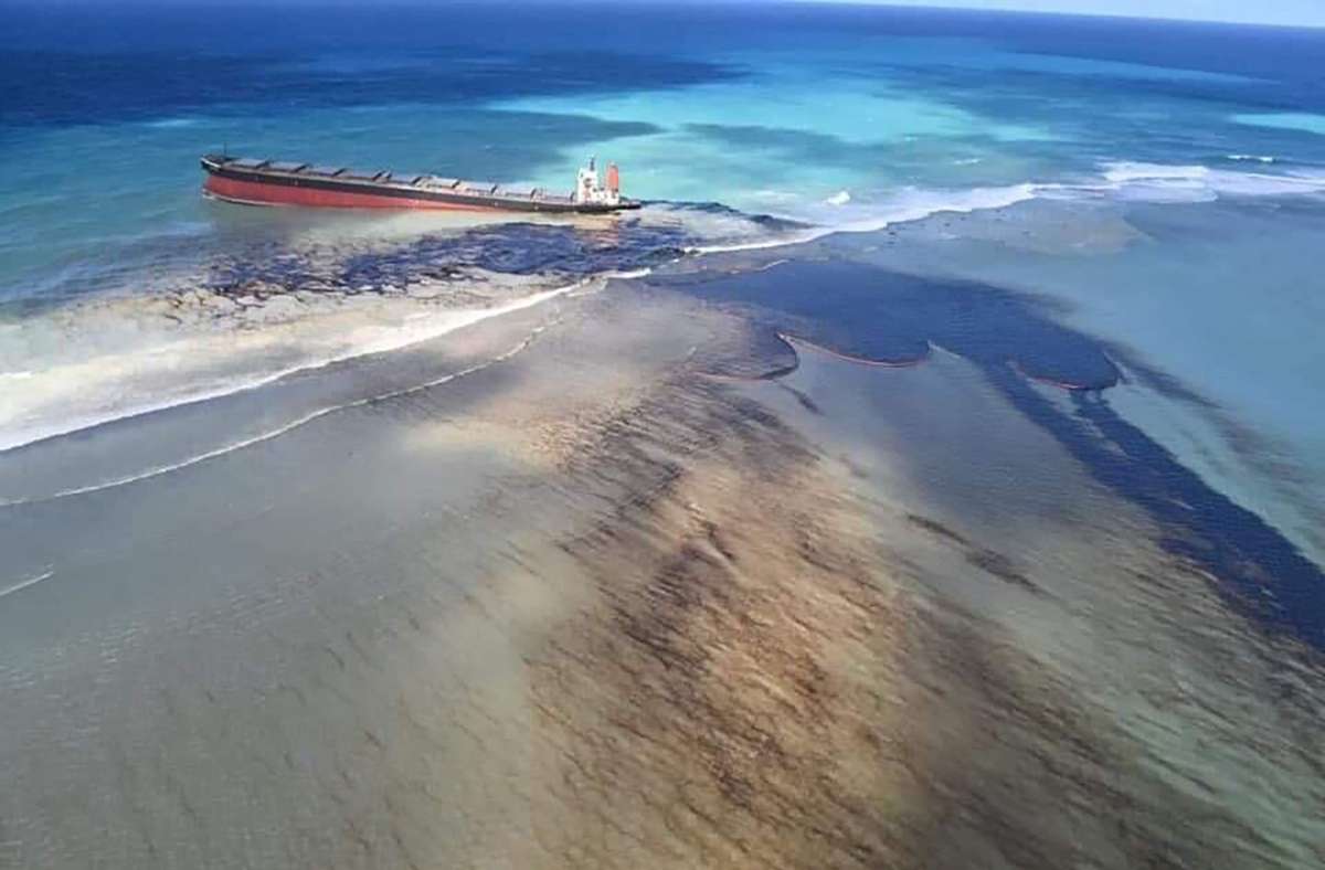 Schiffsunglück vor Mauritius: Alarmierende Luftbilder  – 1000 Tonnen Öl ausgelaufen