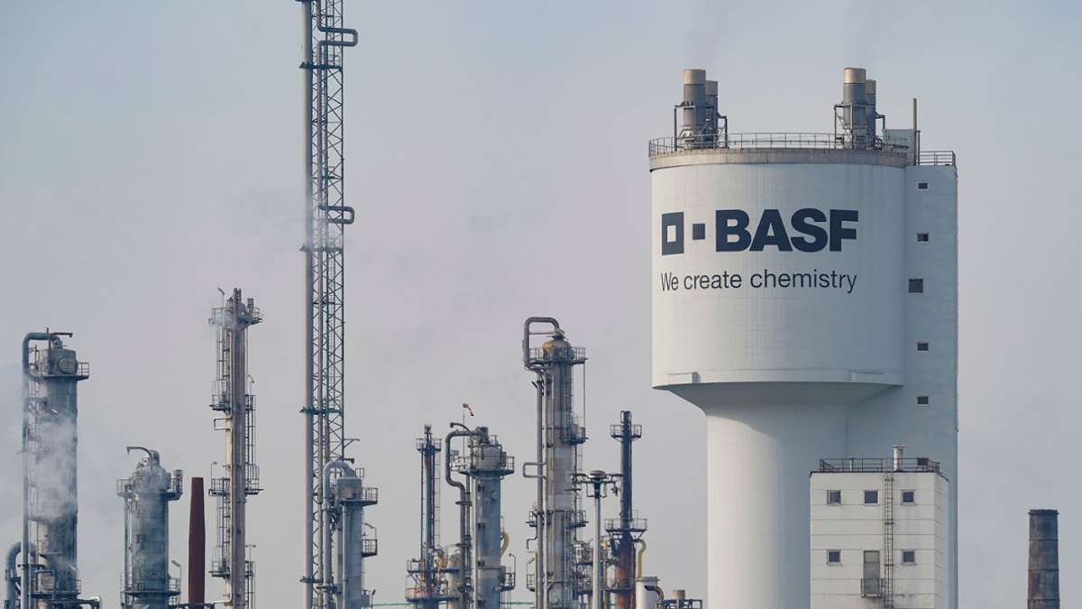 Chemiekonzern: BASF kündigt weiteren Stellenabbau und Sparprogramm an
