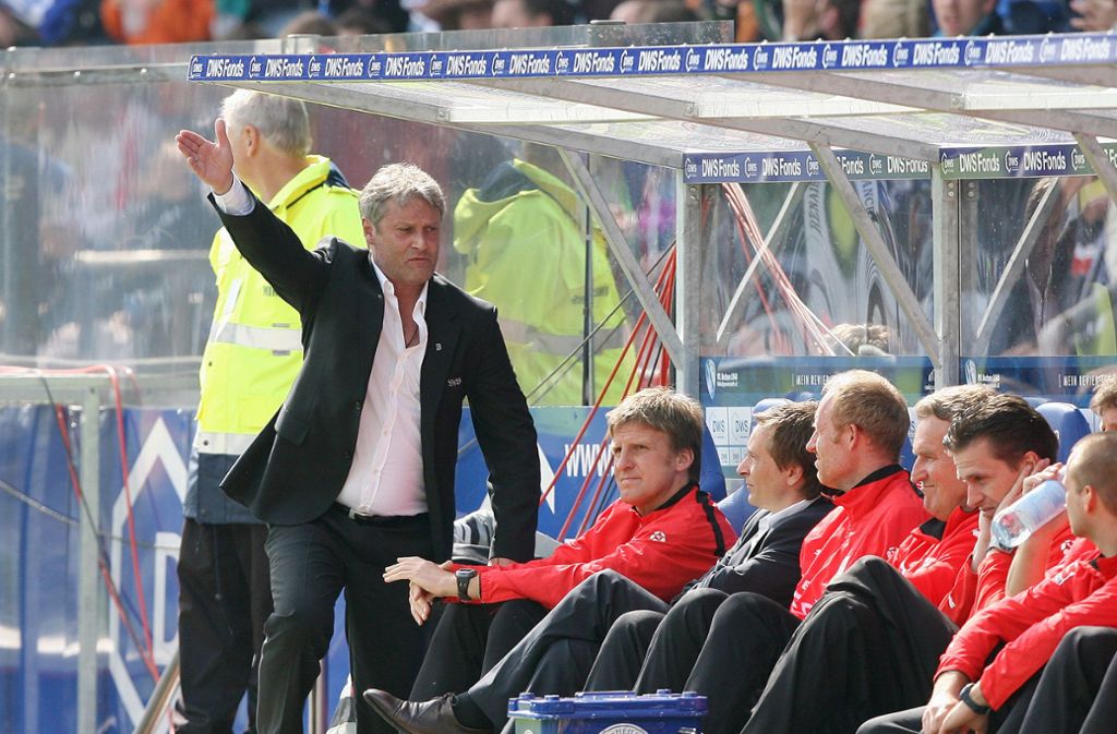 Am 33. Spieltag der Saison 2006/2007 gibt beim VfB Stuttgart nur einer den Ton an: Trainer Armin Veh.