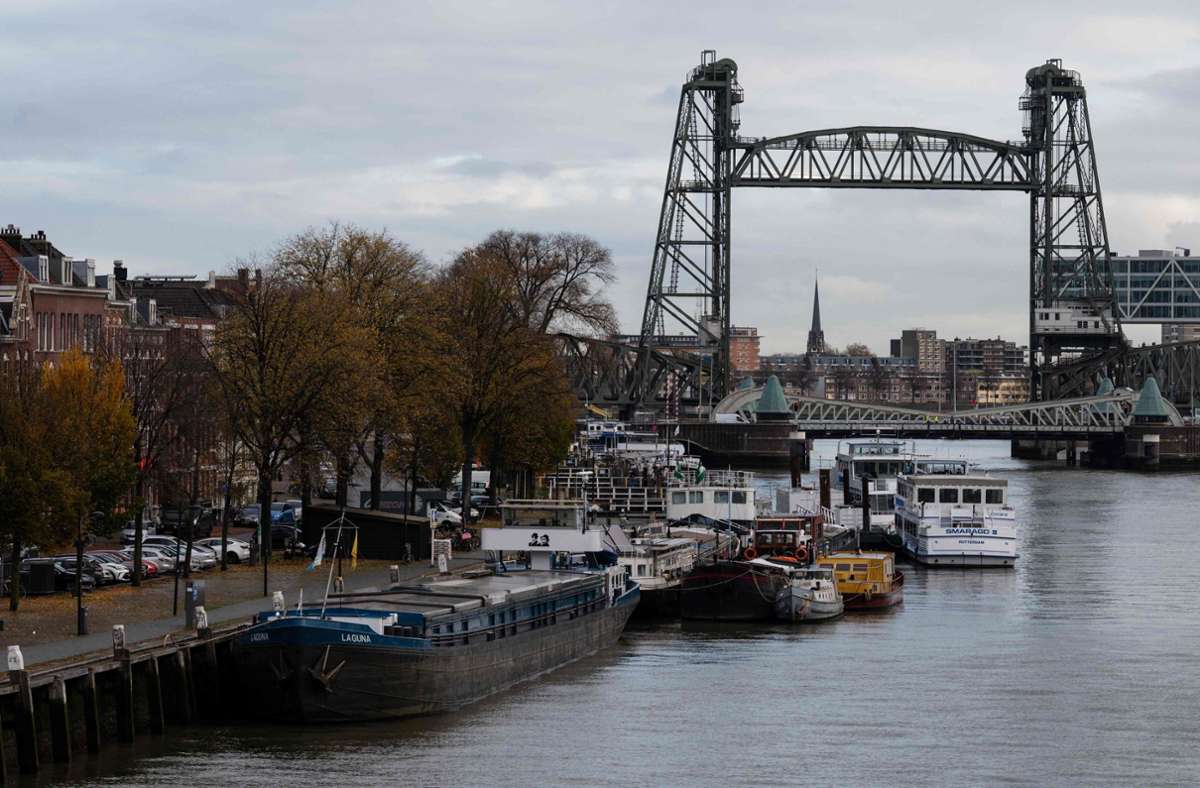 Jeff Bezos und Rotterdam: Muss historische Brücke für eine Mega-Jacht weichen?