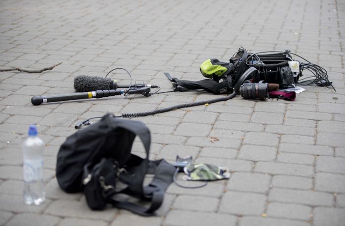 Attacke auf Fernsehteam in Berline: Polizei wertet Fotos und Videos zu Überfall auf ZDF-Team aus