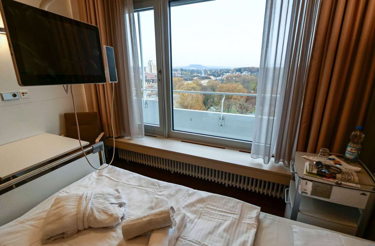 Im Ludwigsburger Krankenhaus ist in den VIP-Zimmern der Blick aufs Blühende Barock und hinüber zum Schloss inklusive.