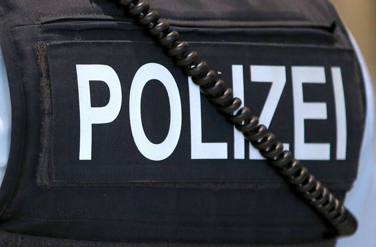 Die Polizei nahm den 33-Jährigen vorläufig fest (Symbolbild). Foto: IMAGO/Maximilian Koch/IMAGO/Maximilian Koch