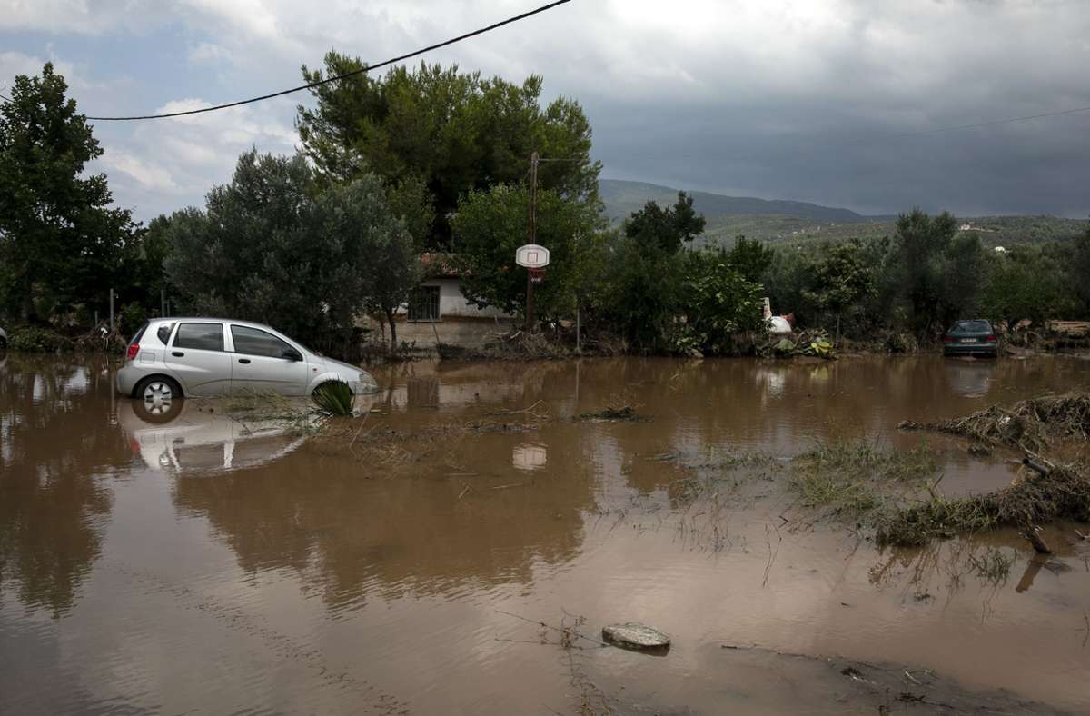 Überschwemmungen in Griechenland: Mindestens sieben Tote nach schweren Regenfällen